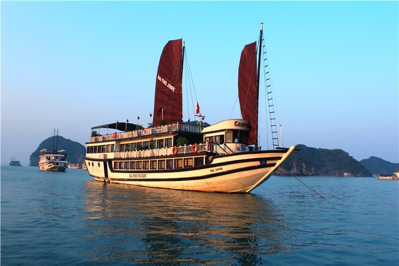 Bai Tho Junk Halong Bay